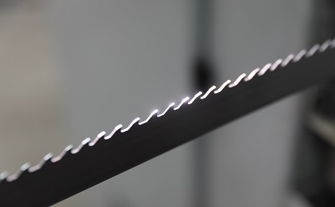 甘南双金属带锯条产生切削噪音的原因具体有哪些？